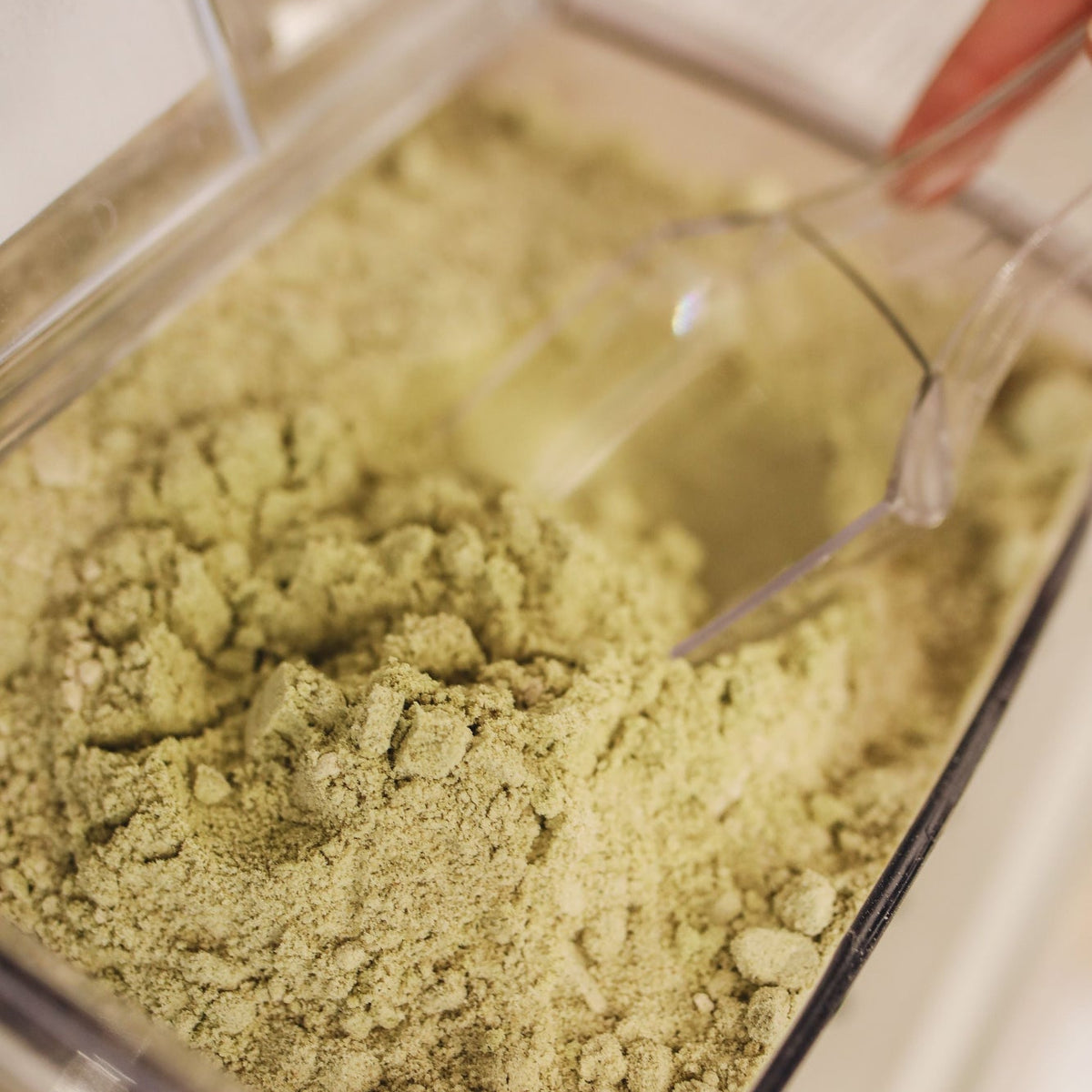 Glucomannan (1 g): Bidrar til vekttap i forbindelse med energibegrenset kost glucomannen herba plus