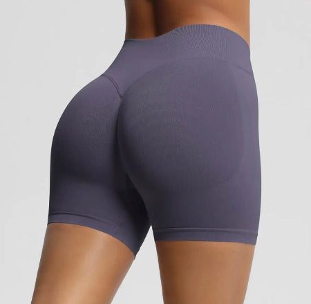 Sømløse sportsshorts for kvinner med løftende effekt